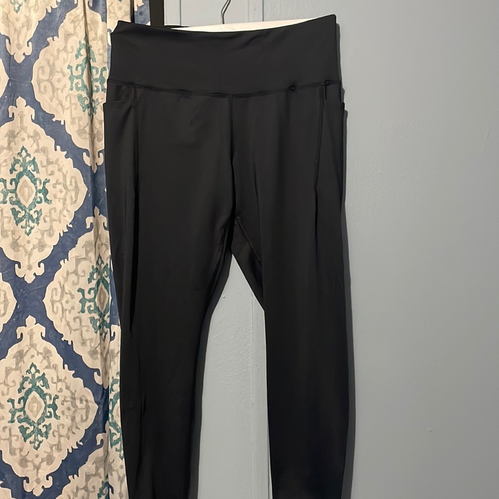 Black yoga pants with pants